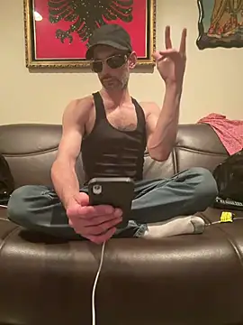 hailzeffn online show from May 8, 3:43 am