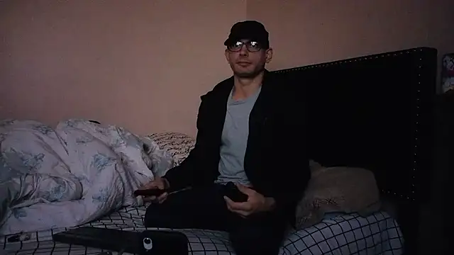 Snapshot of hailzeffn chatting on October 21, 6:57 am hailzeffn online show from October 21, 6:57 am