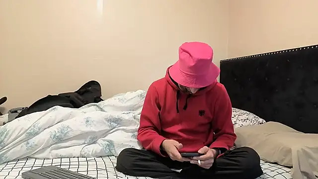 Snapshot of hailzeffn chatting on October 27, 12:50 pm hailzeffn online show from October 27, 12:50 pm