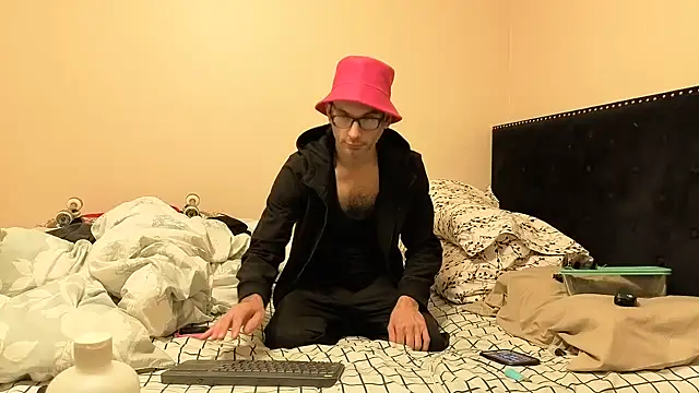 Snapshot of hailzeffn chatting on October 24, 7:29 am hailzeffn online show from October 24, 7:29 am