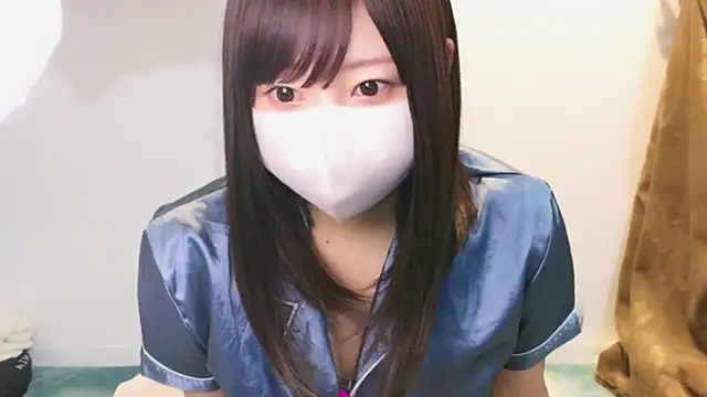 Snapshot of YUTSU_KI chatting on February 1, 6:19 pm YUTSU KI online show from February 1, 6:19 pm