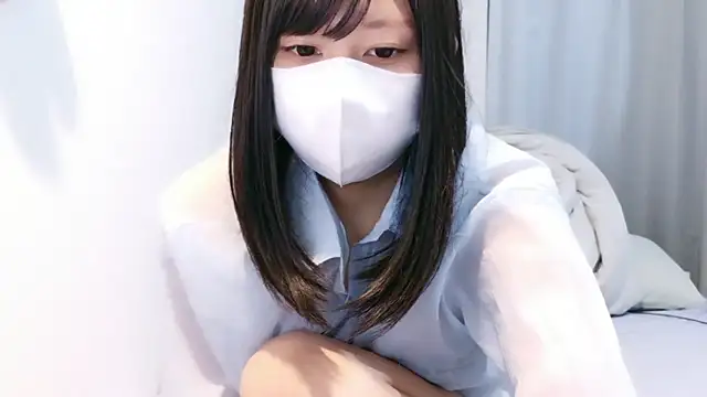 Snapshot of YUTSU_KI chatting on June 7, 5:18 pm YUTSU KI online show from June 7, 5:18 pm