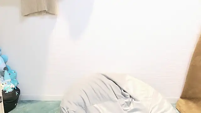 Snapshot of YUTSU_KI chatting on February 25, 3:42 pm YUTSU KI online show from February 25, 3:42 pm