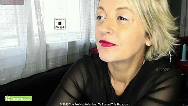 Snapshot of KARINASPALACIOS chatting on October 13, 8:27 am KARINASPALACIOS online show from October 13, 8:27 am
