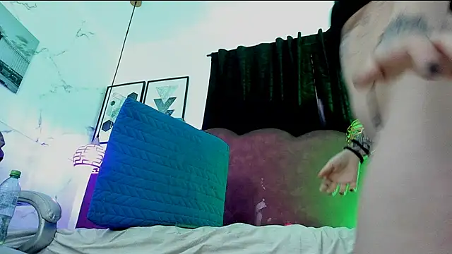 Snapshot of sophy_rock chatting on May 31, 6:09 pm sophy rock online show from May 31, 6:09 pm