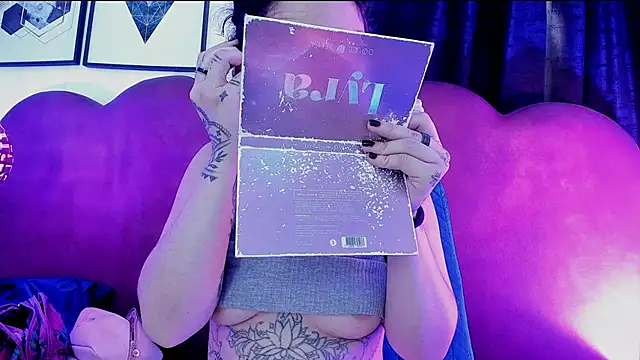 Snapshot of sophy_rock chatting on June 22, 2:47 pm sophy rock online show from June 22, 2:47 pm