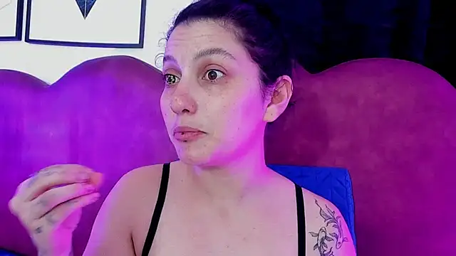 Snapshot of sophy_rock chatting on July 10, 3:12 pm sophy rock online show from July 10, 3:12 pm