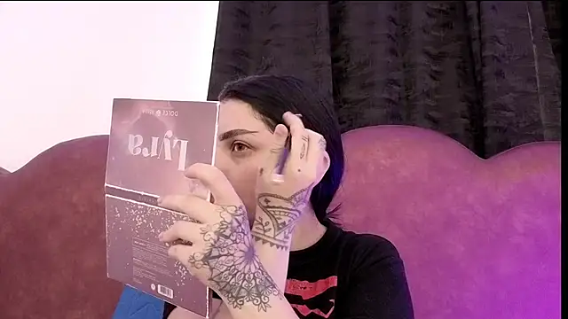 Snapshot of sophy_rock chatting on April 18, 2:41 pm sophy rock online show from April 18, 2:41 pm