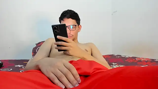 Snapshot of Diego-Monsalve chatting on July 6, 10:23 pm Diego-Monsalve online show from July 6, 10:23 pm