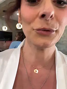 therealbeverlycious online show from February 27, 11:37 pm