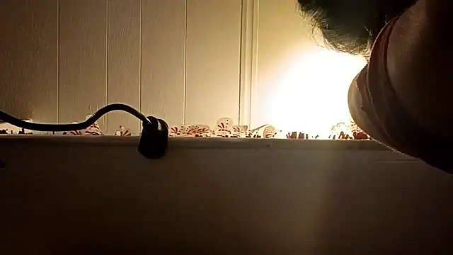 whitetrashdirtyslut online show from December 5, 8:28 pm