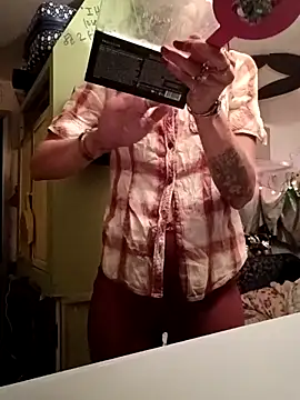 whitetrashdirtyslut online show from May 14, 11:07 am