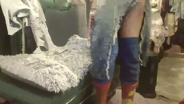 whitetrashdirtyslut online show from December 13, 8:26 pm