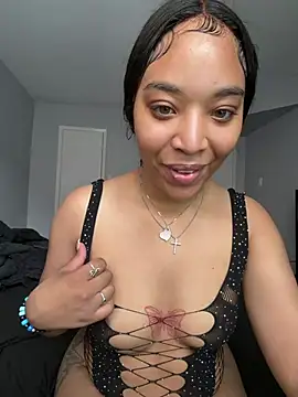 Snapshot of Therealaaliyahnichols chatting on June 12, 5:54 pm Therealaaliyahnichols online show from June 12, 5:54 pm