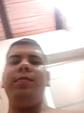 Snapshot of juanalge26 chatting on February 16, 3:54 pm juanalge26 online show from February 16, 3:54 pm