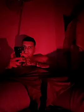 Snapshot of juanalge26 chatting on February 15, 1:28 am juanalge26 online show from February 15, 1:28 am