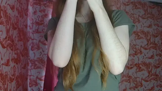 strawberrysmoothie online show from March 31, 8:00 pm