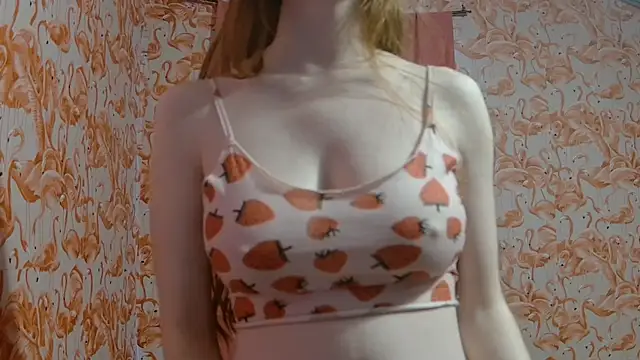 strawberrysmoothie online show from February 26, 9:04 pm