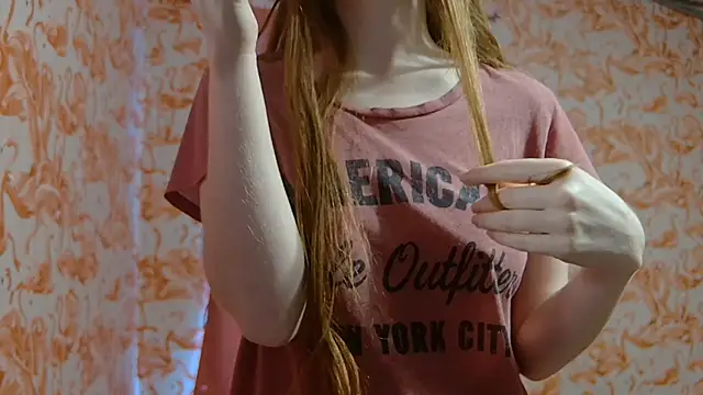 strawberrysmoothie online show from March 18, 9:26 pm