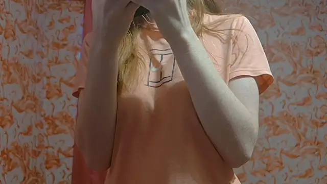 strawberrysmoothie online show from February 5, 11:06 pm