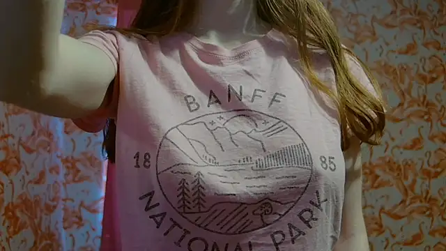 strawberrysmoothie online show from March 3, 9:15 pm