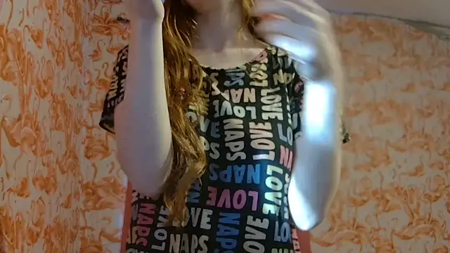 strawberrysmoothie online show from November 6, 8:46 pm