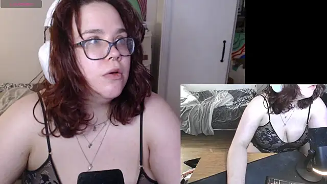 Snapshot of playvalorantwithmenow chatting on March 13, 7:39 pm playvalorantwithmenow online show from March 13, 7:39 pm