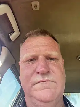 Snapshot of sexycouple109 chatting on February 3, 6:40 am sexycouple109 online show from February 3, 6:40 am