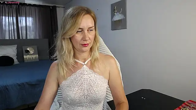Snapshot of Vanessa_Nowak chatting on June 21, 11:38 am Vanessa Nowak online show from June 21, 11:38 am