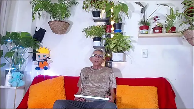 Snapshot of Leon_hot_X chatting on June 16, 4:45 am Leon hot X online show from June 16, 4:45 am