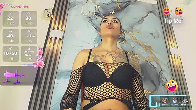 Snapshot of khiara_moretti chatting on February 11, 11:43 am khiara moretti online show from February 11, 11:43 am