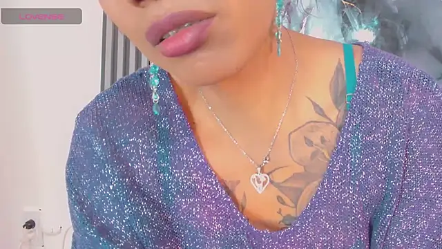 khiara moretti online show from April 13, 7:18 pm