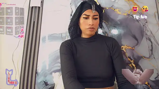 Snapshot of khiara_moretti chatting on June 19, 11:49 am khiara moretti online show from June 19, 11:49 am
