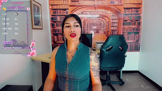 Snapshot of khiara_moretti chatting on March 6, 7:43 pm khiara moretti online show from March 6, 7:43 pm