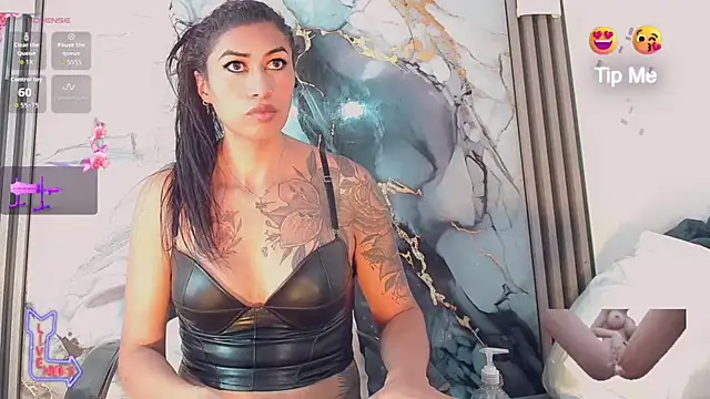 Snapshot of khiara_moretti chatting on June 29, 11:43 am khiara moretti online show from June 29, 11:43 am