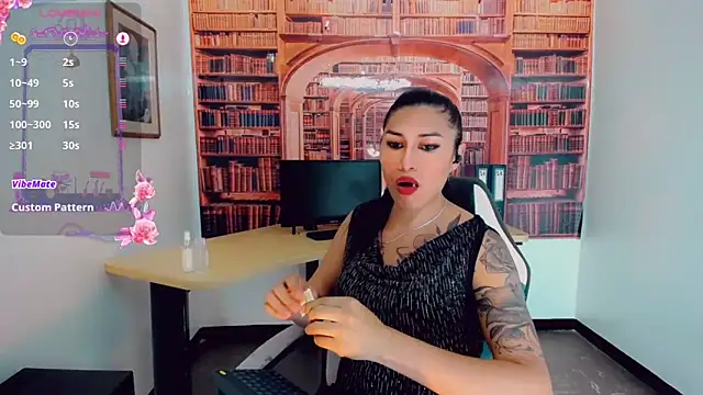 Snapshot of khiara_moretti chatting on March 3, 11:03 pm khiara moretti online show from March 3, 11:03 pm