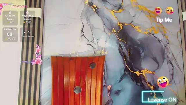 khiara moretti online show from March 23, 7:25 pm