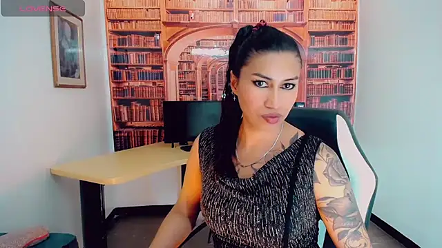 Snapshot of khiara_moretti chatting on March 3, 7:49 pm khiara moretti online show from March 3, 7:49 pm