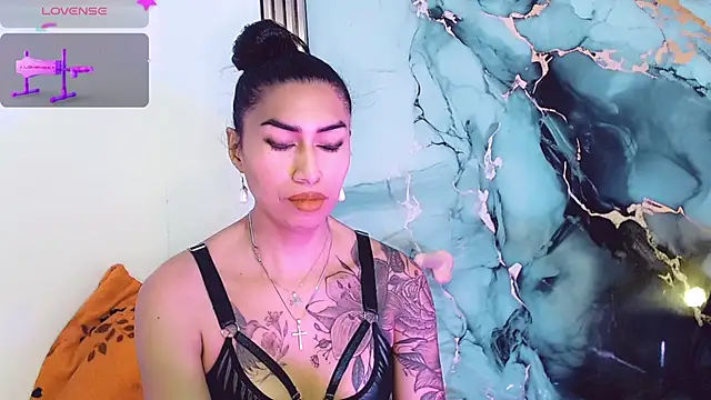 khiara moretti online show from November 26, 11:21 am