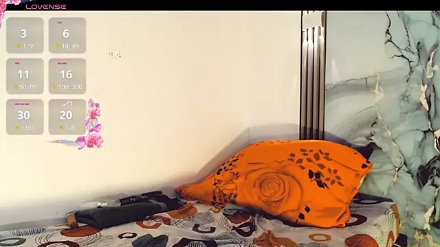 khiara moretti online show from December 2, 11:45 am