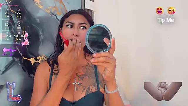 Snapshot of khiara_moretti chatting on June 10, 12:06 pm khiara moretti online show from June 10, 12:06 pm