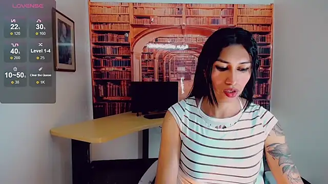 Snapshot of khiara_moretti chatting on February 25, 7:38 pm khiara moretti online show from February 25, 7:38 pm