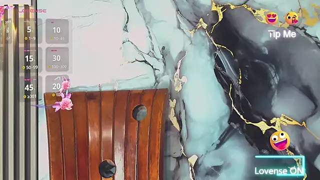 Snapshot of khiara_moretti chatting on February 16, 7:45 pm khiara moretti online show from February 16, 7:45 pm