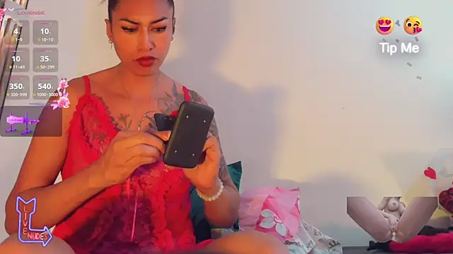 khiara moretti online show from May 28, 11:38 am