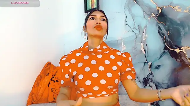 khiara moretti online show from November 12, 11:25 am