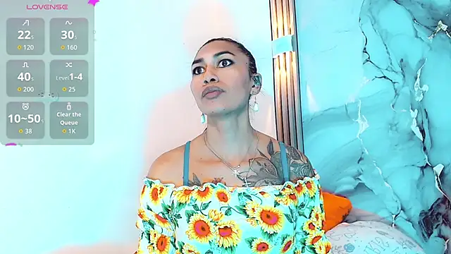 khiara moretti online show from November 24, 11:32 am