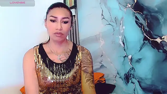 khiara moretti online show from November 15, 11:47 am