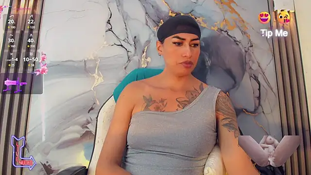 Snapshot of khiara_moretti chatting on June 17, 11:20 am khiara moretti online show from June 17, 11:20 am