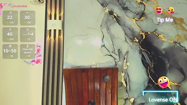 Snapshot of khiara_moretti chatting on February 17, 7:44 pm khiara moretti online show from February 17, 7:44 pm