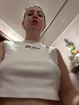 Snapshot of space_stacy chatting on February 5, 4:47 pm space stacy online show from February 5, 4:47 pm